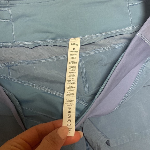 LULULEMON shorts size 6 - Picture 4 of 4